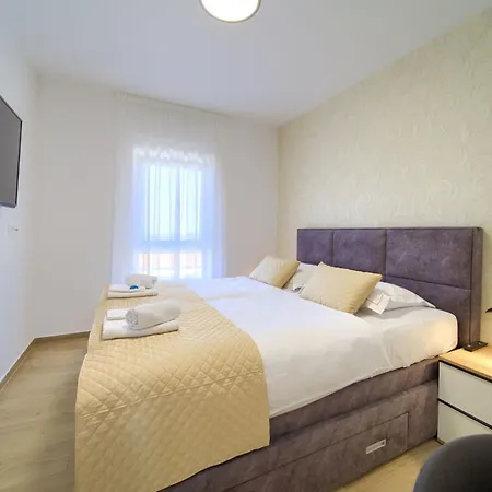 Apartament Crystal Aura 2 By Interhome *