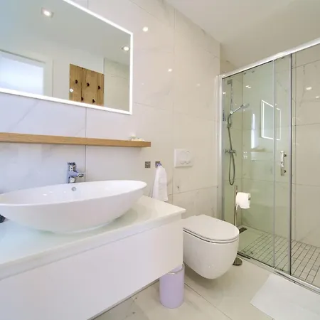 Apartament Crystal Aura 2 By Interhome